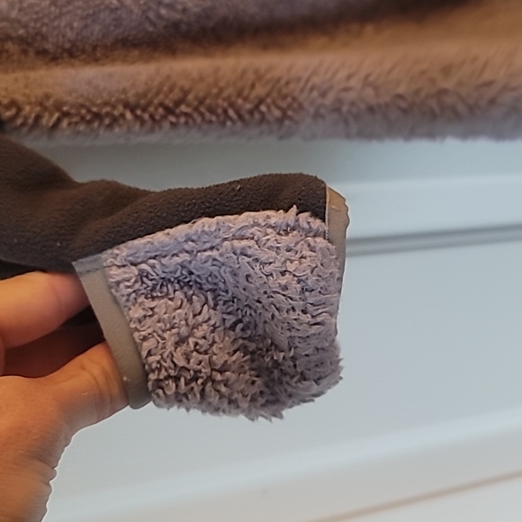 6-12 month North Face Infant Winter Onesie Jacket - Picture 3 of 5